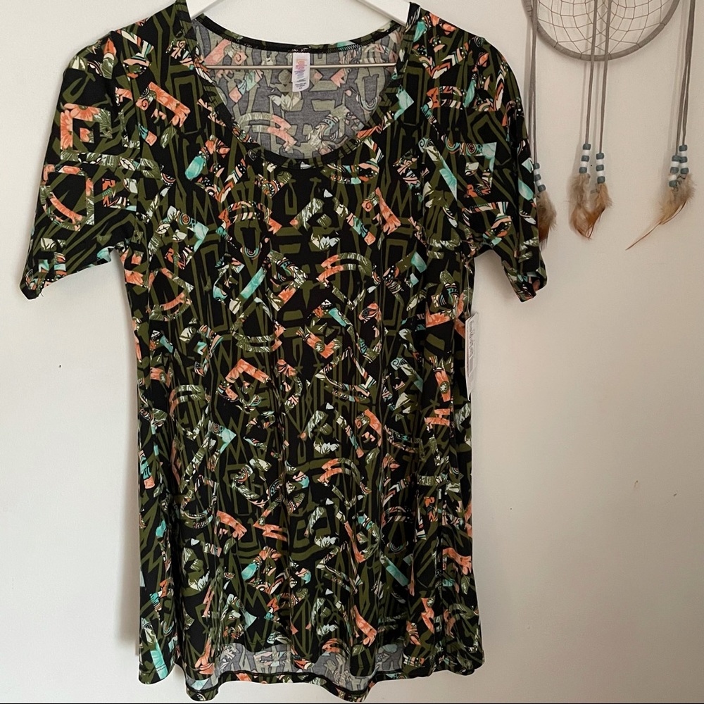 NWT LuLaRoe T shirt Size XS